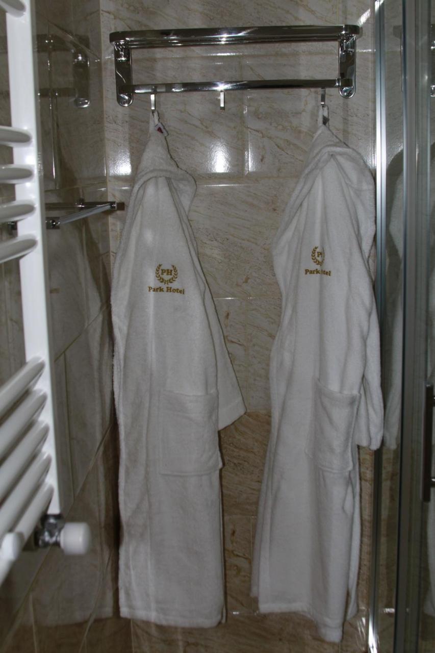 Park Hotel Кутаиси Екстериор снимка