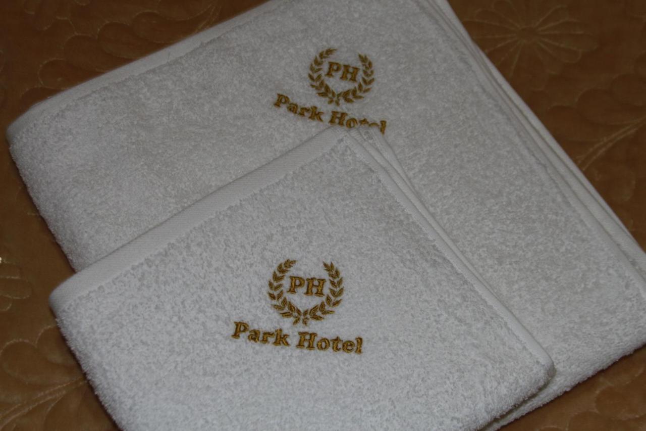 Park Hotel Кутаиси Екстериор снимка