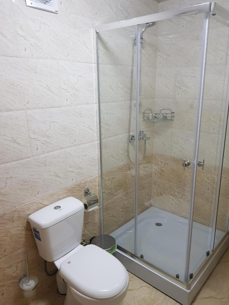 Park Hotel Кутаиси Екстериор снимка