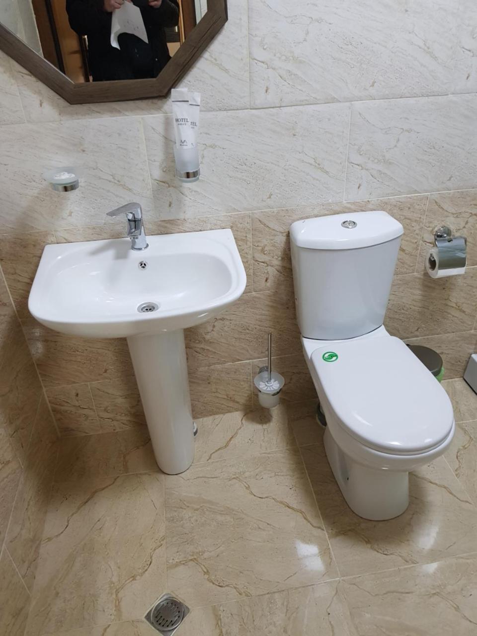 Park Hotel Кутаиси Екстериор снимка