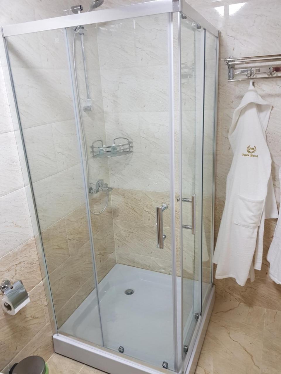 Park Hotel Кутаиси Екстериор снимка