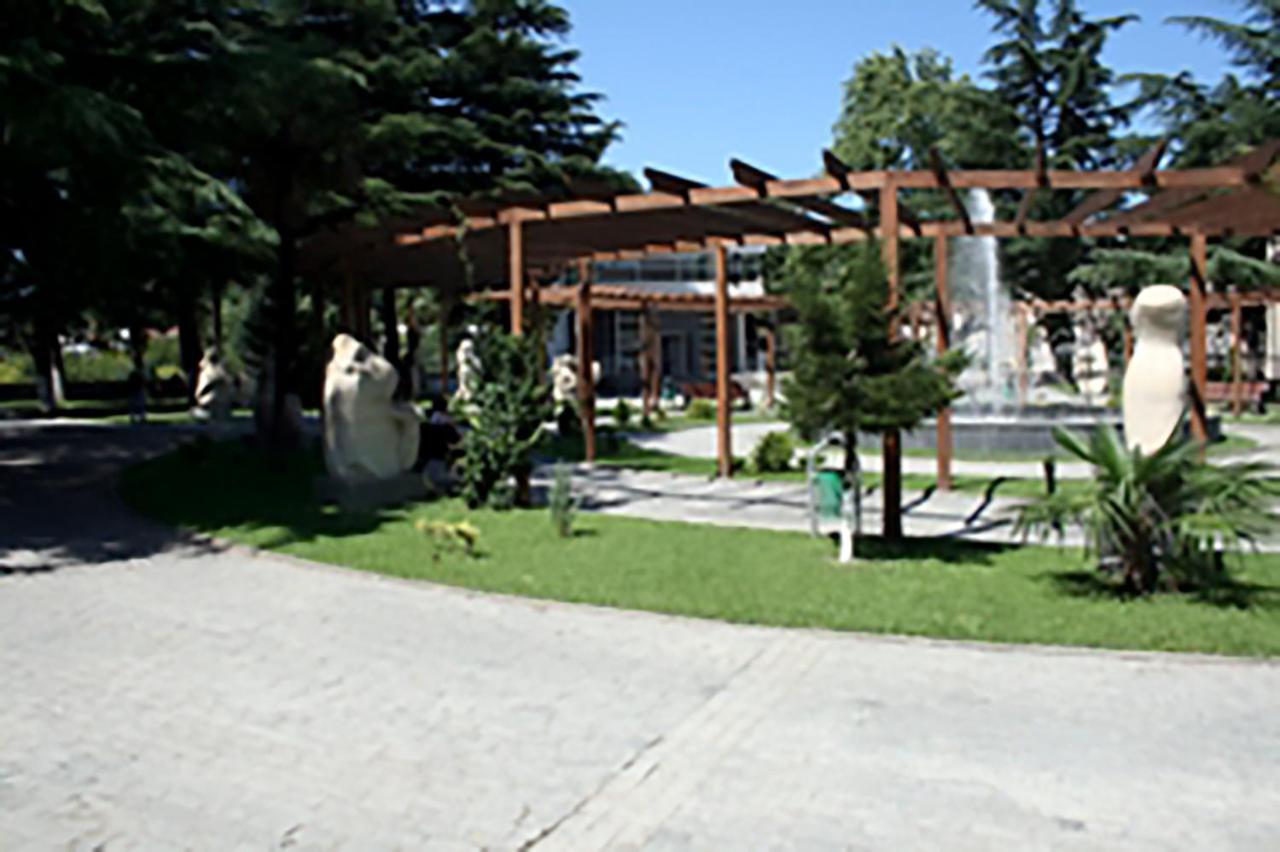 Park Hotel Кутаиси Екстериор снимка
