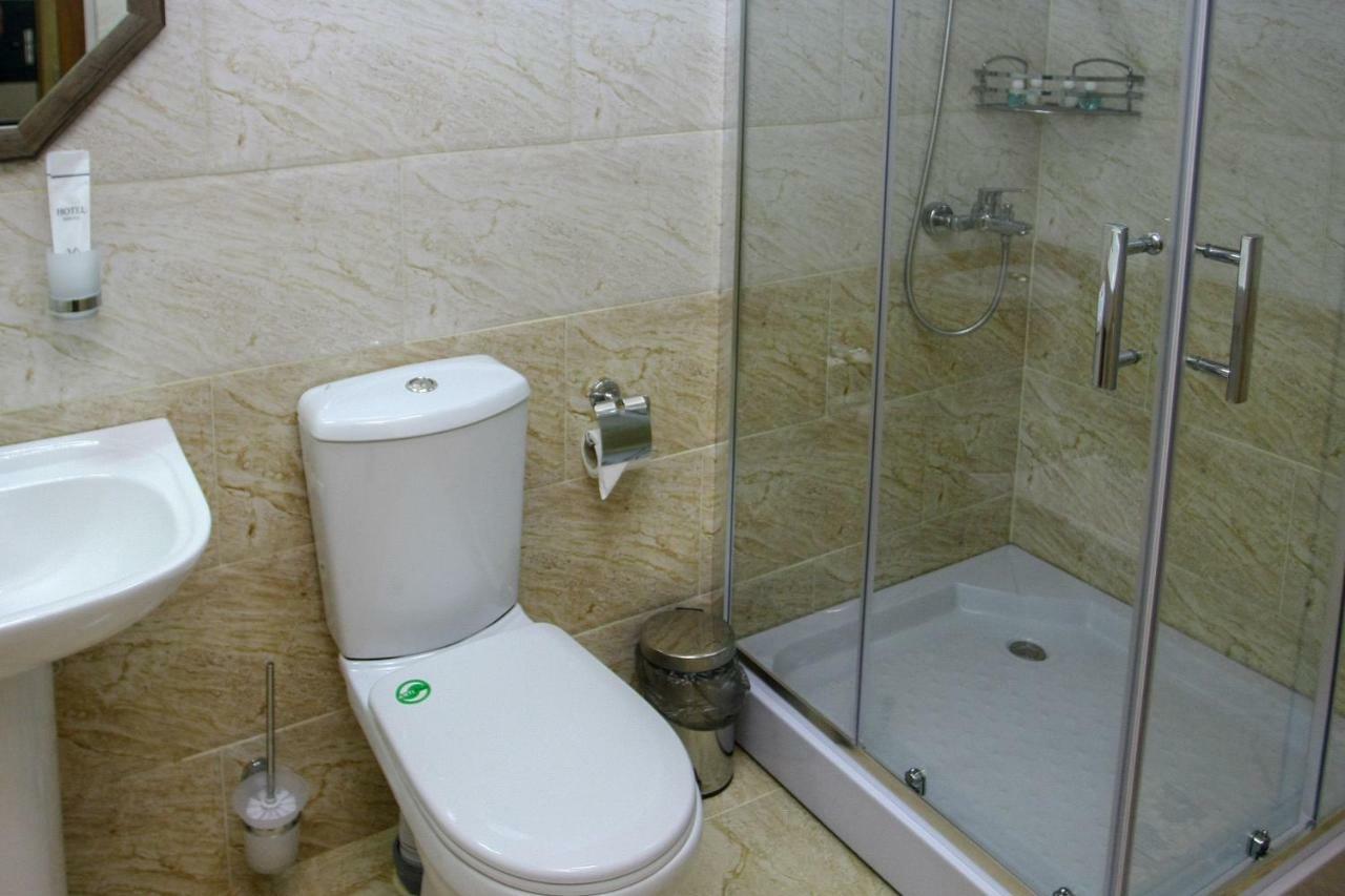 Park Hotel Кутаиси Екстериор снимка