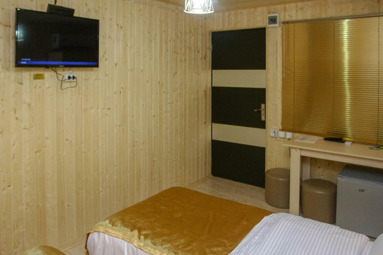 Park Hotel Кутаиси Екстериор снимка