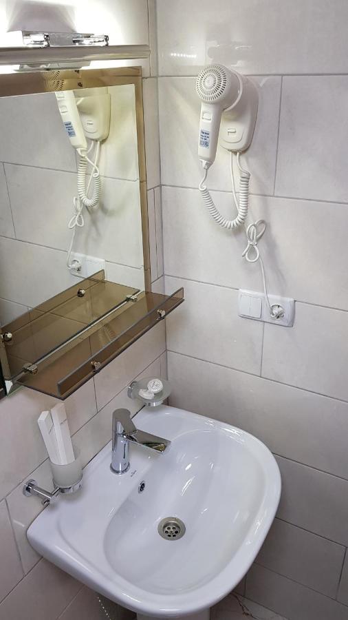 Park Hotel Кутаиси Екстериор снимка